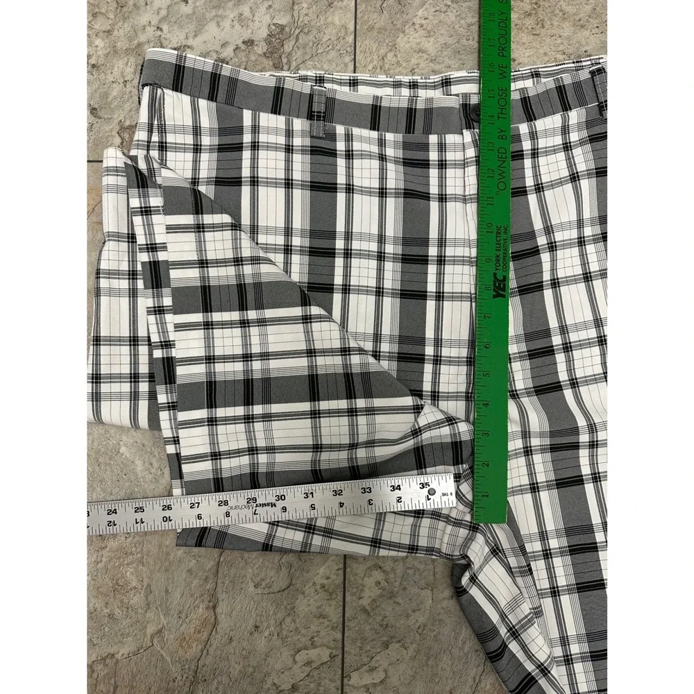 Mens‎ Haggar Plaid Shorts Size 46 Stretch Waistband